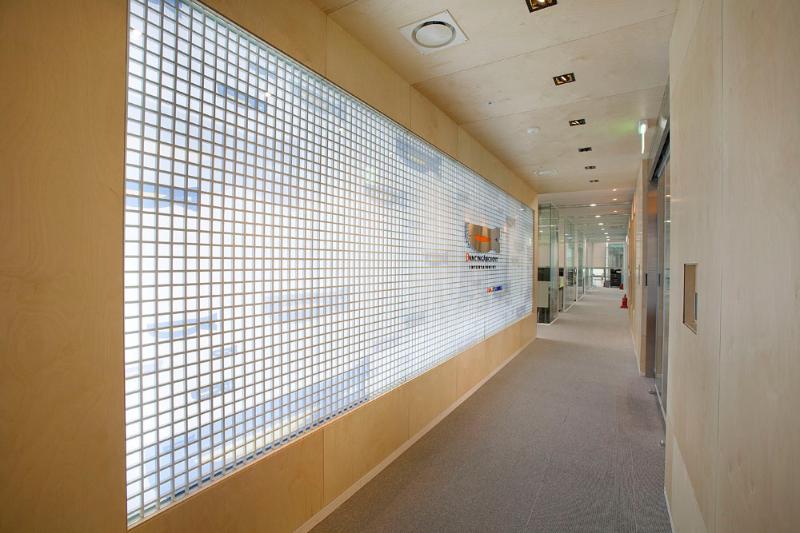 简约清新 150 平米游戏公司办公室设计-12