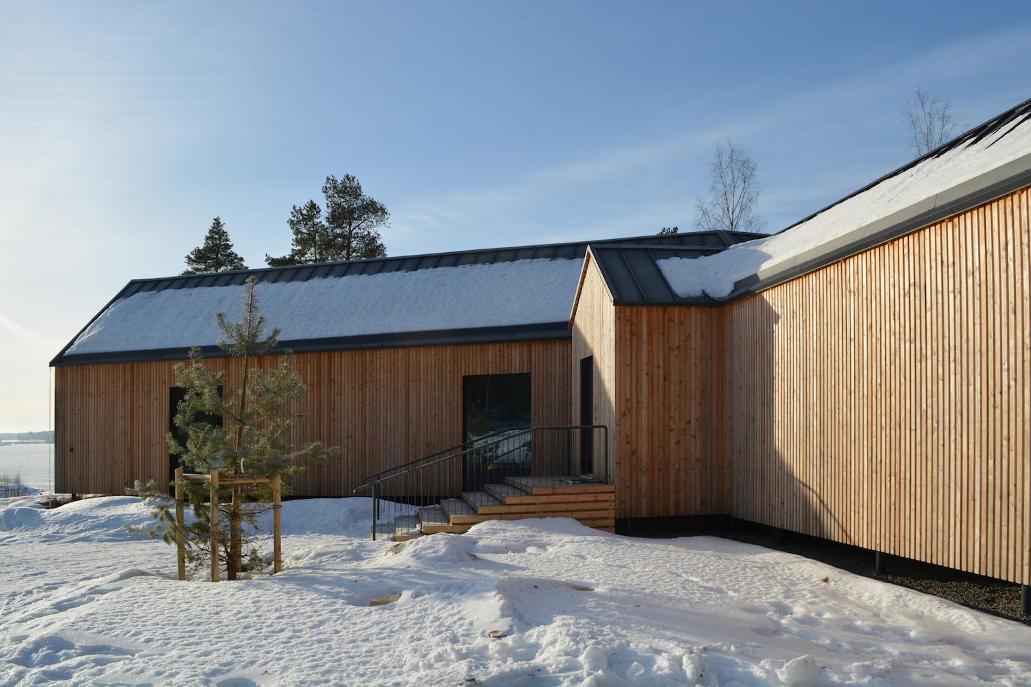 Small home designed to meet contemporary tastes and fully engages with the surrounding landscape   Page 3 of 3   CAANdesign  Architecture and home design blog-0