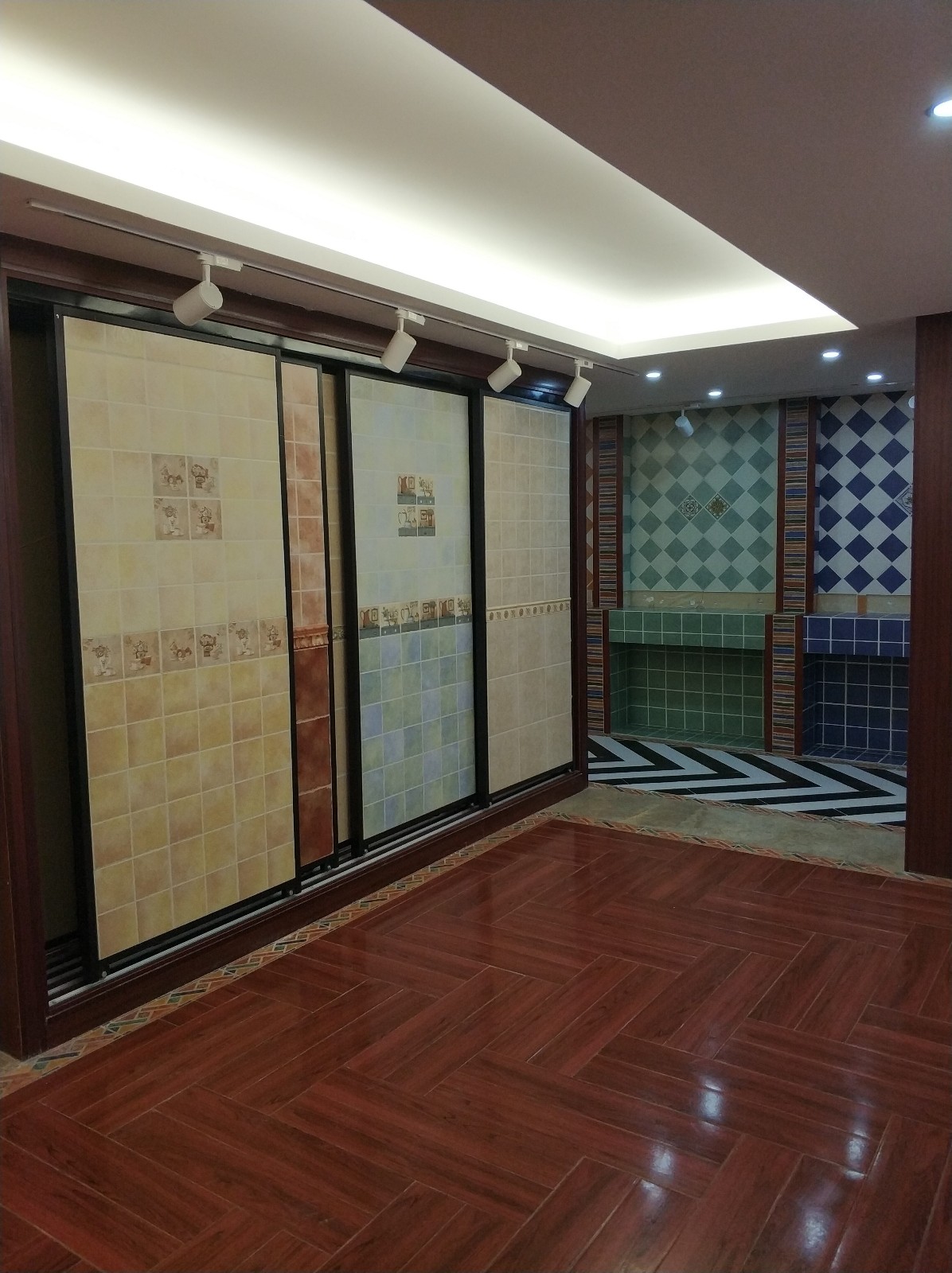 莫斯卡陶瓷展厅装修实景案例-11