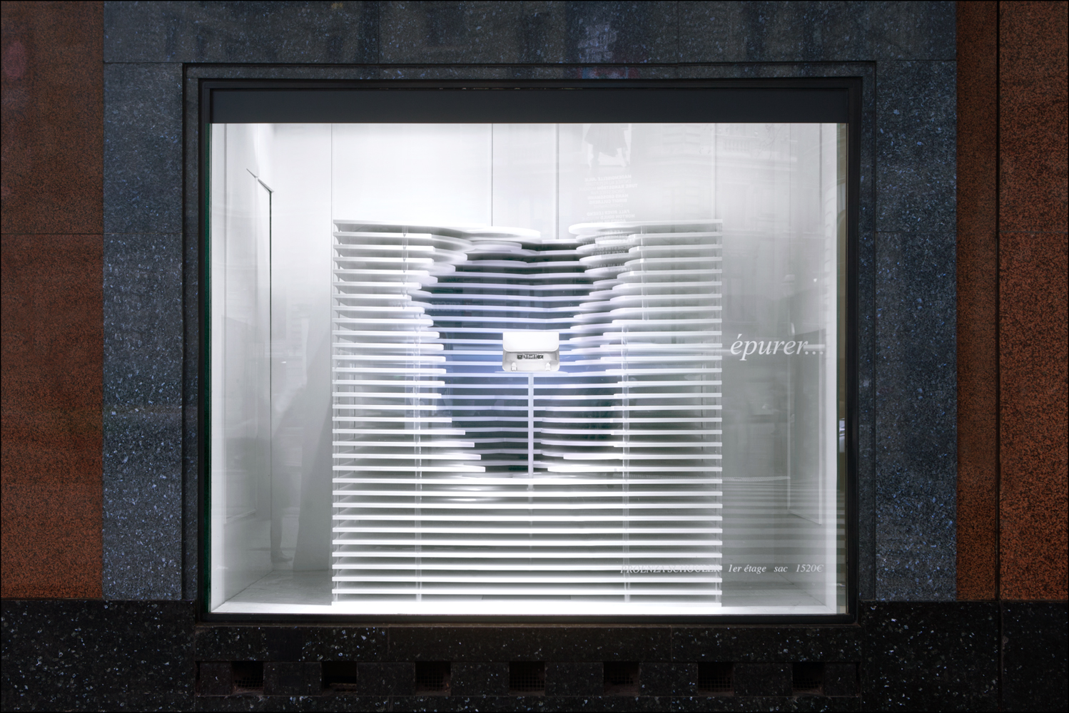 巴黎 Galeries Lafayette 白色梦幻橱窗设计-27