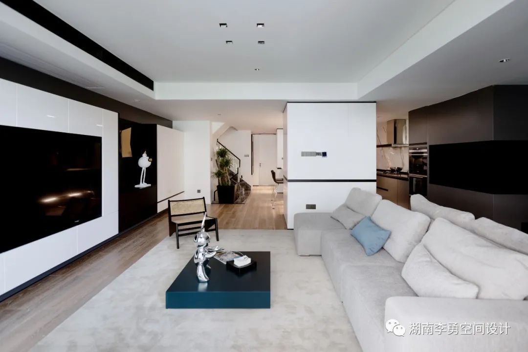 御香山 · 极简空间的艺术魅力丨中国湘西丨湘西李勇空间设计事务所-8