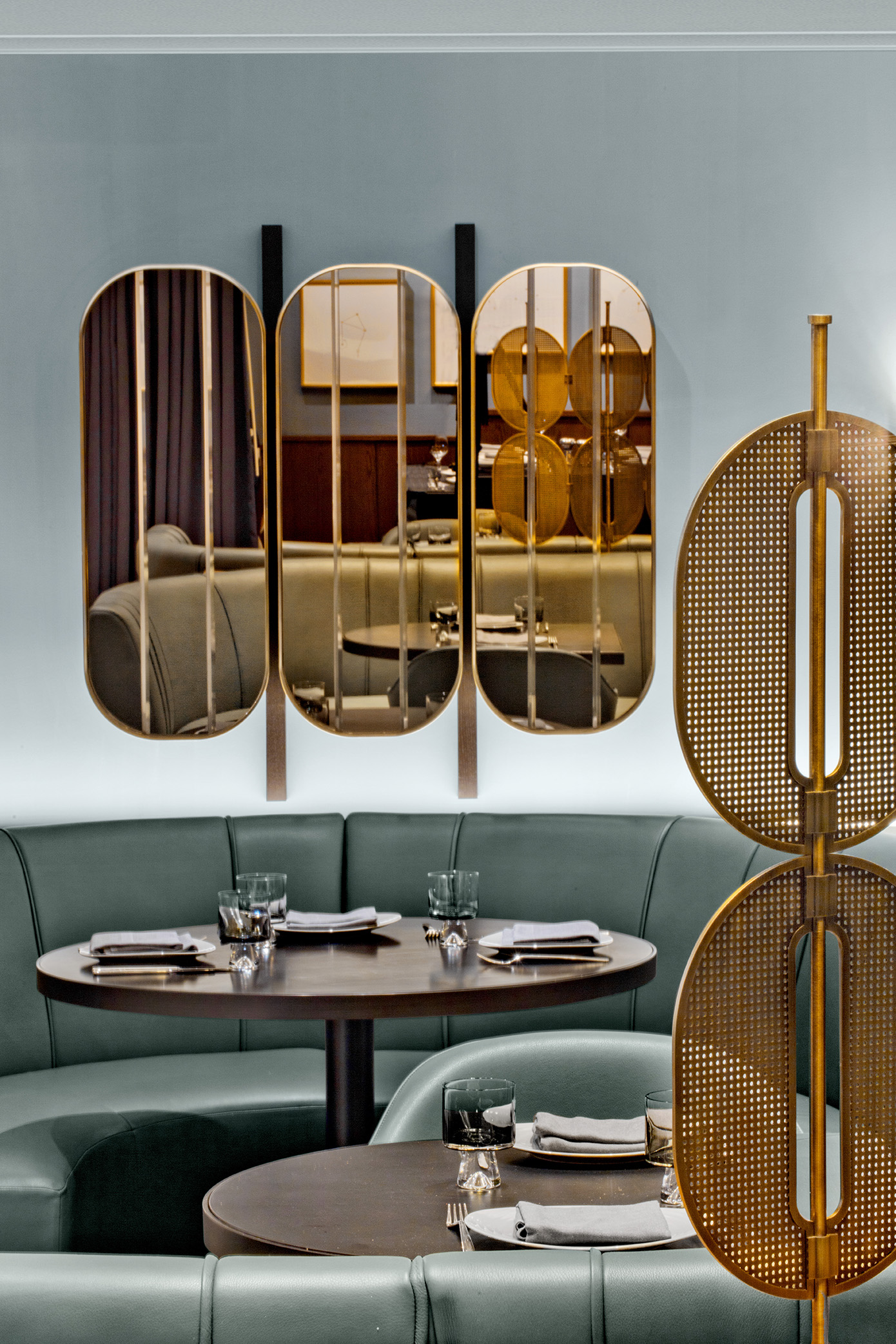 The Zodiac Room AvroKO-4