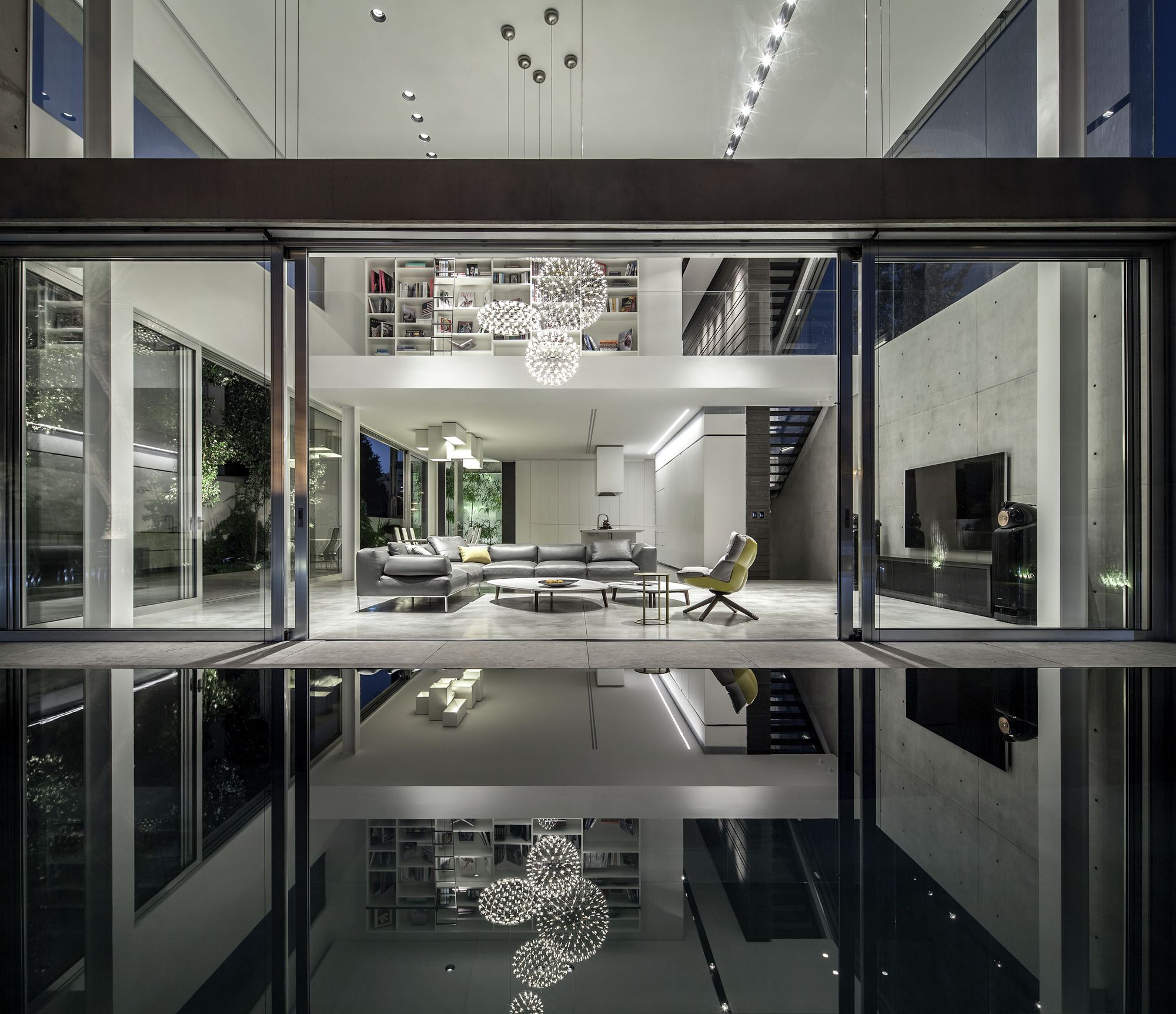 割裂与连接 | 混凝土与玻璃的共生之作-114