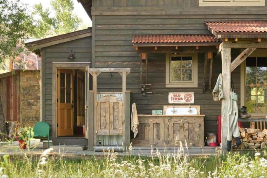 Coburn Design Build creates the rustic inspired Fishing Cabin as a multi generational holiday retreat Colburn设计建造创建了乡村灵感的捕鱼舱，作为多代假日的撤退-41