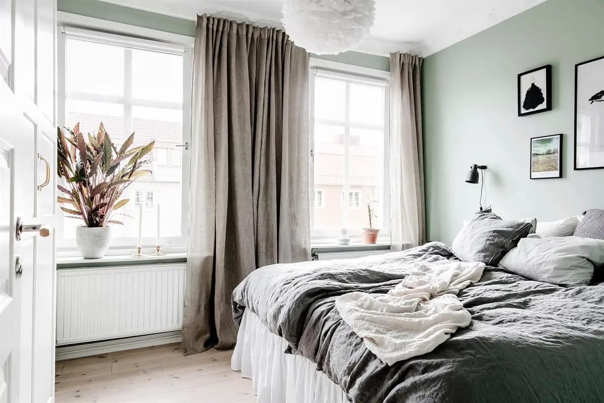 旧砖墙与古木门的细节之美-14