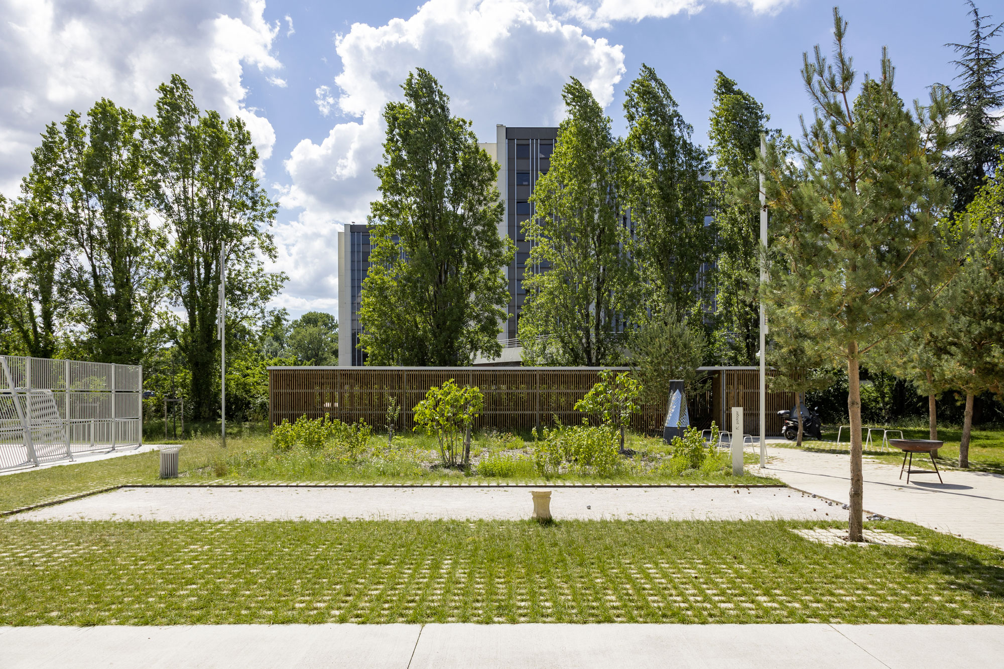 Training center, residence and workshops for apprentices | Atelier Téqui Architectes-58