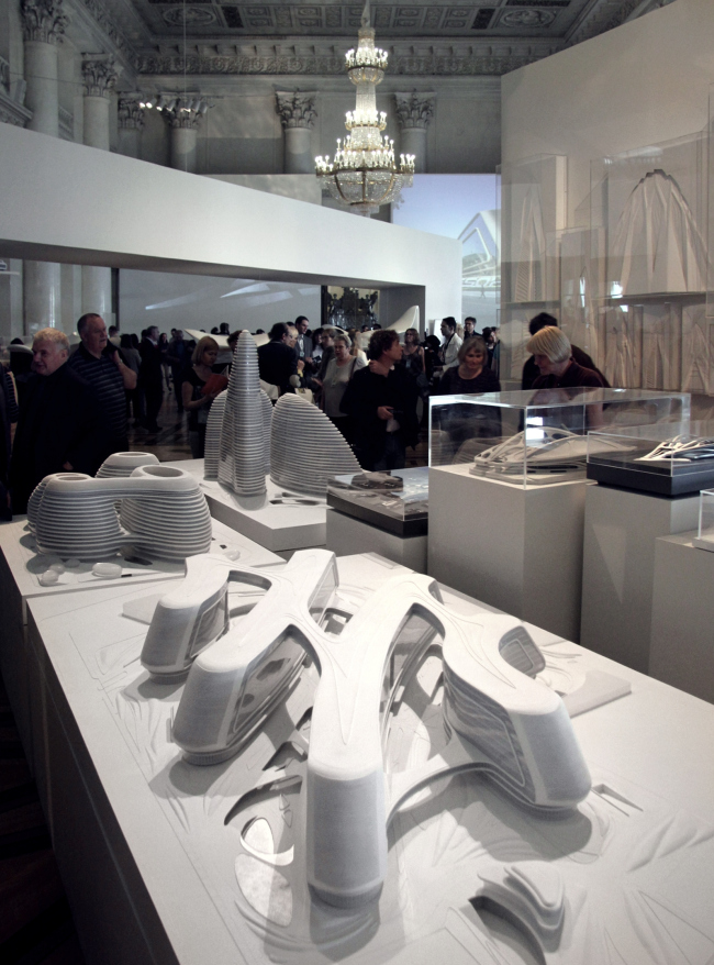 扎哈·哈迪德回顾展丨俄罗斯圣彼得堡丨扎哈·哈迪德事务所-16