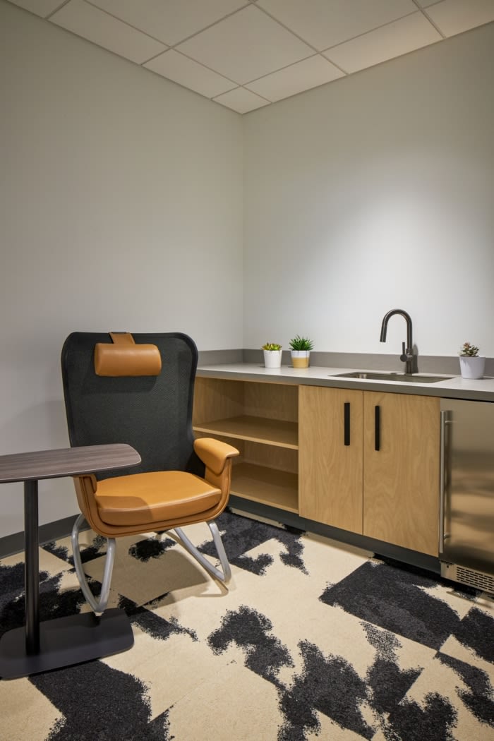 分诊人员配置办公室丨美国奥马哈丨LEO A DALY-28