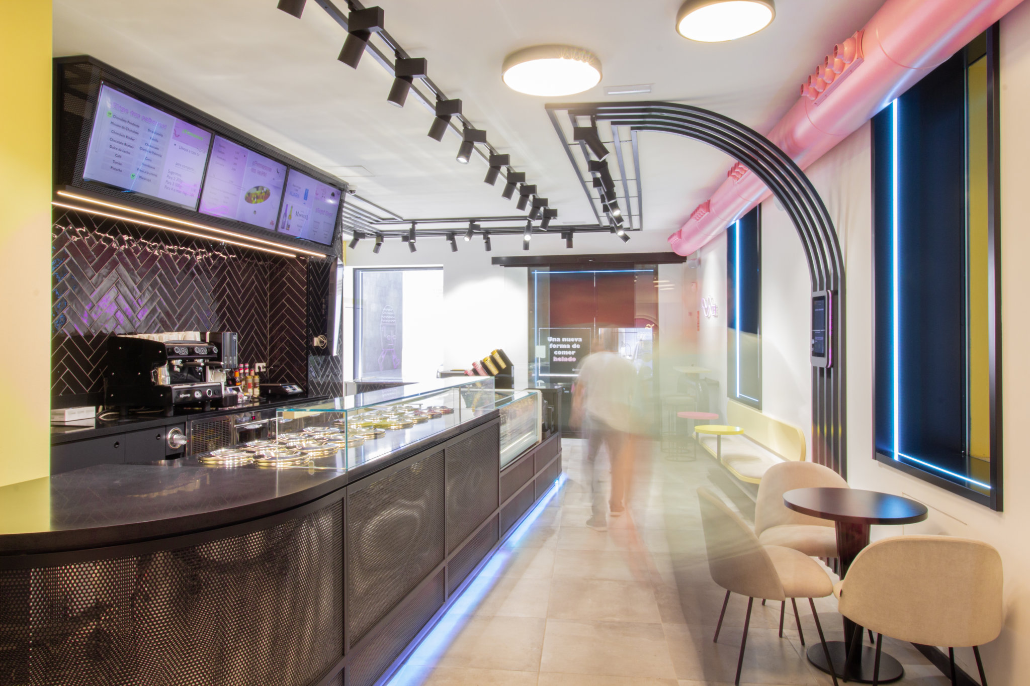 波普风冰淇淋店-23