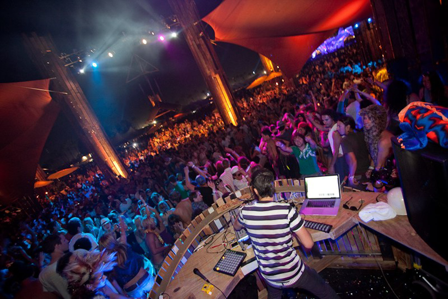 Do Lab Misting Oasis Stage at Coachella 2010 — HUNTER LEGGITT STUDIO-38