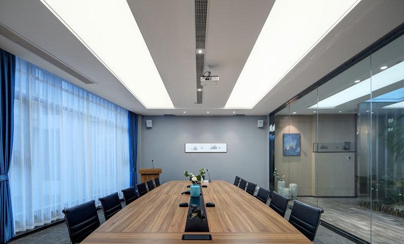 现代优雅办公空间,演绎黑色烤漆与木板的创意结合-10