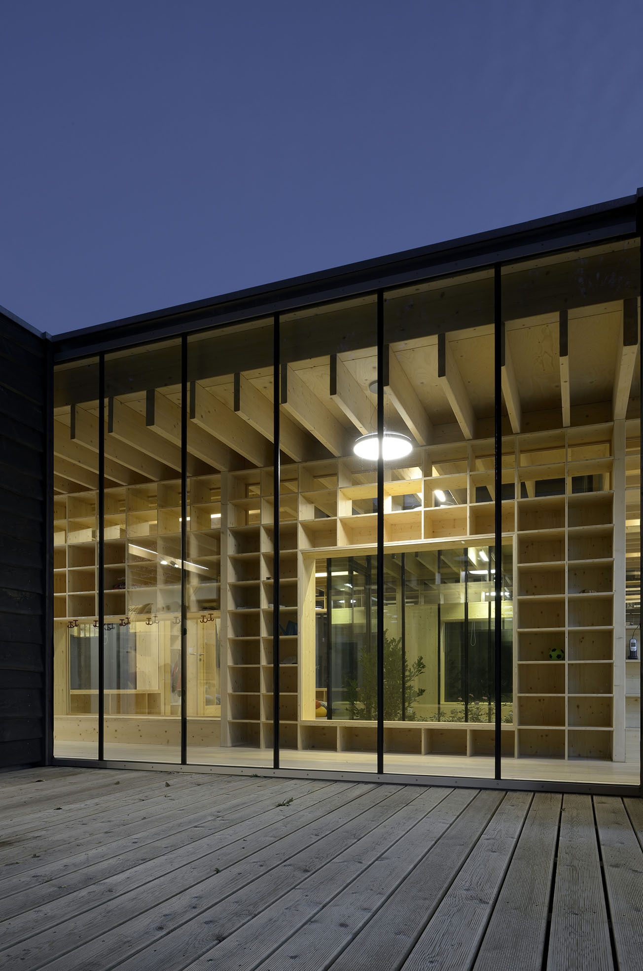 汉堡幼儿园融入自然,室内外共生长-18