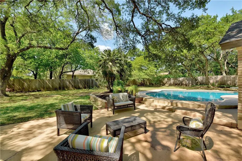 个性墙纸打造独特餐厅，翻转德州住宅视觉体验-18