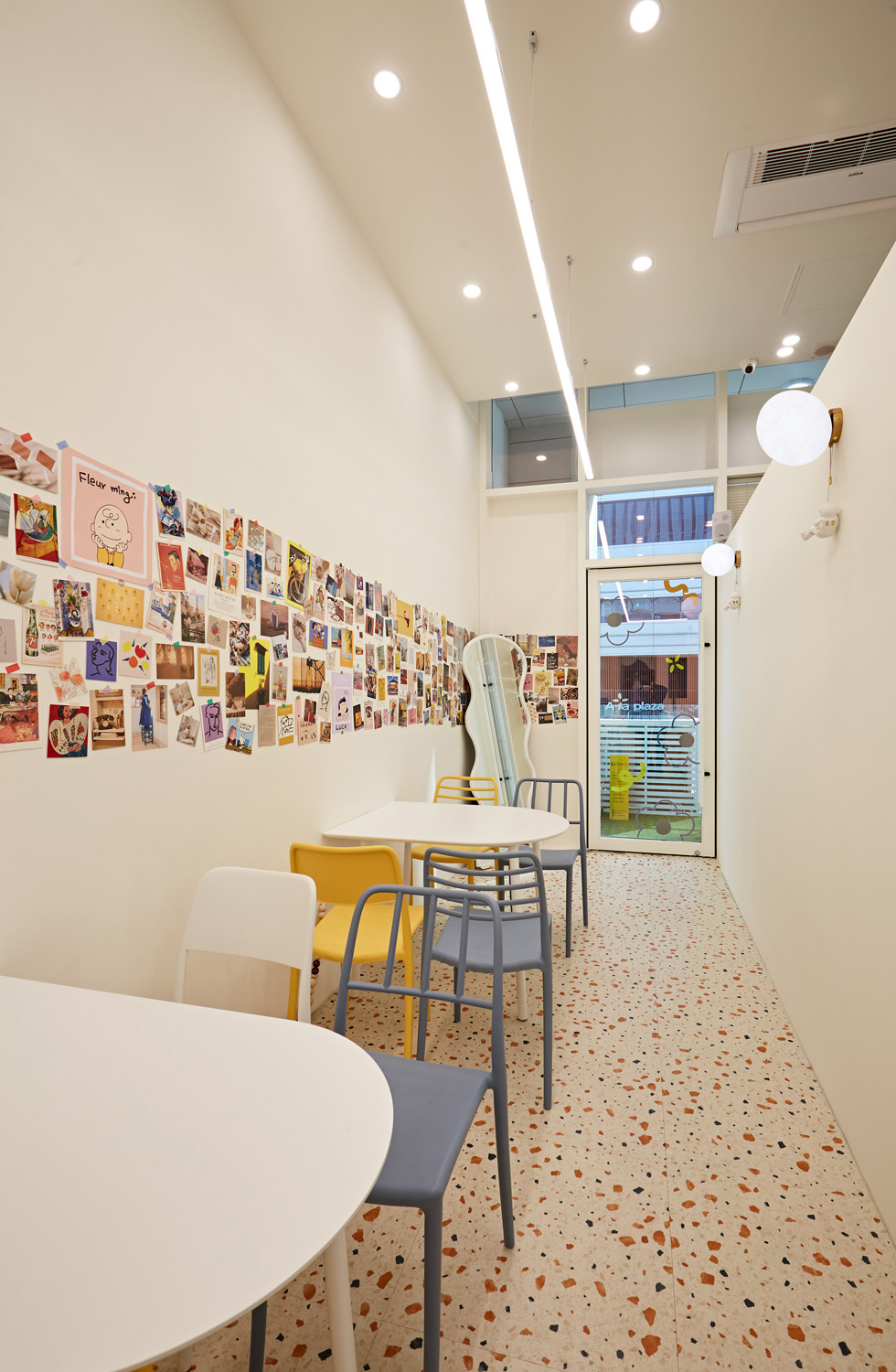 17 分满分的黄色咖啡厅设计-13