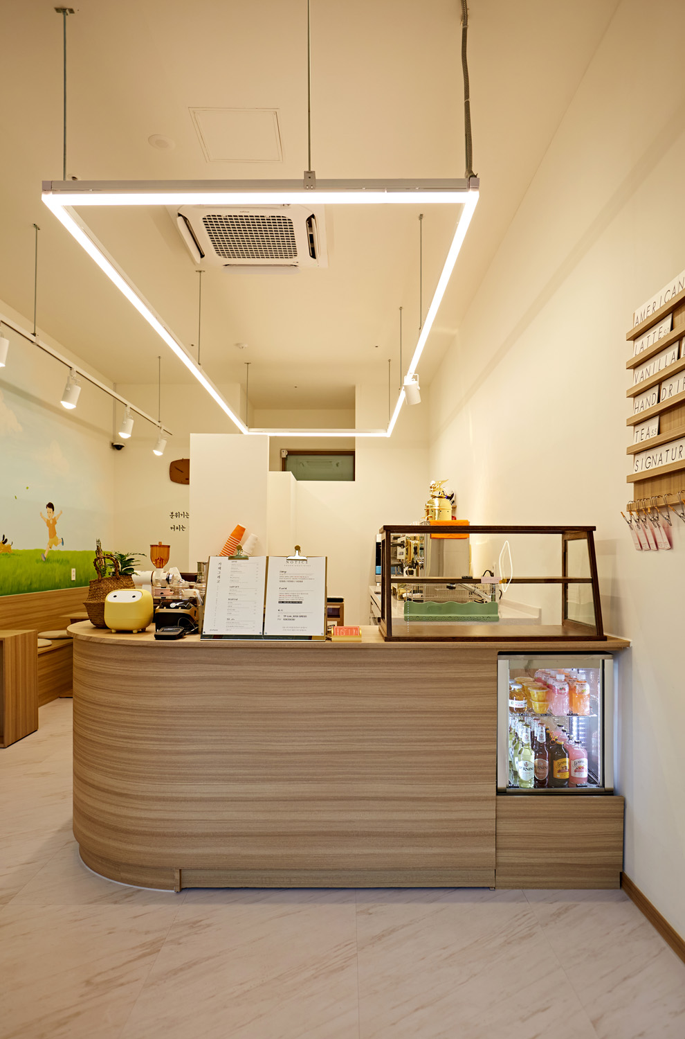 白色与木质的极简设计，10 分满分的咖啡厅-10