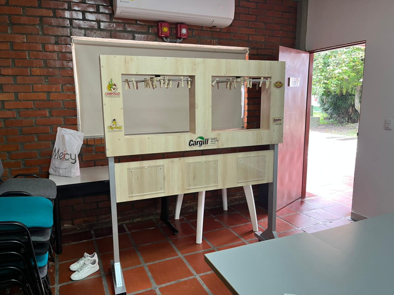 mueble exibicion-14