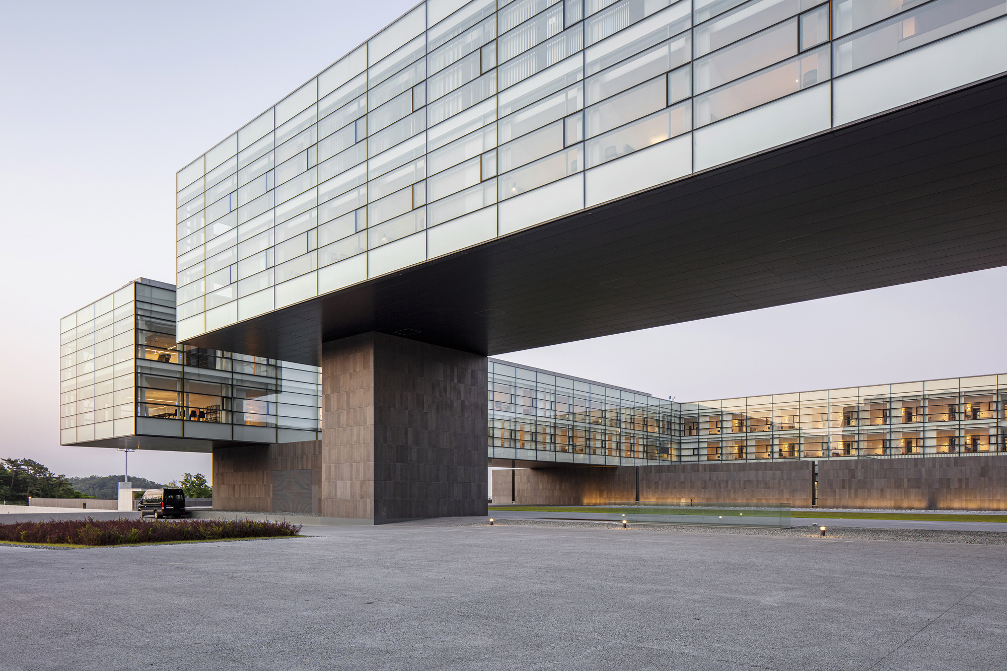 Hyundai Motor Group Global Partnership Center And University Gyeongju Campus / Hyunjun Mihn + MPART Architects-34