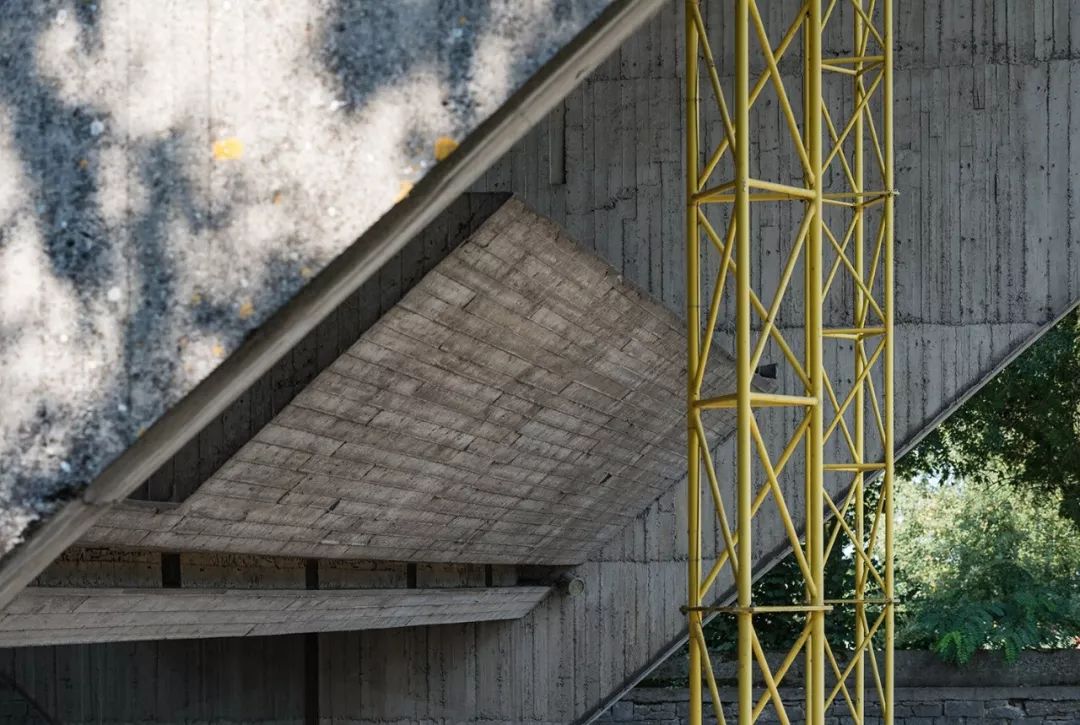 野兽派建筑大师 Juliaan Lampens 的室内设计魅力-58