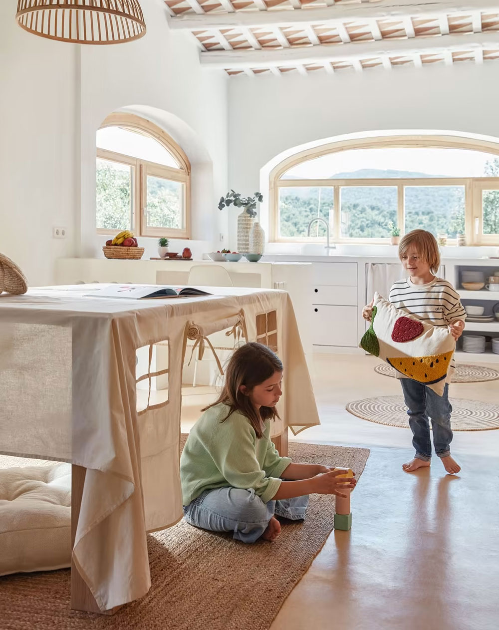 巴塞罗那历史建筑中的时尚秋季家居系列-15