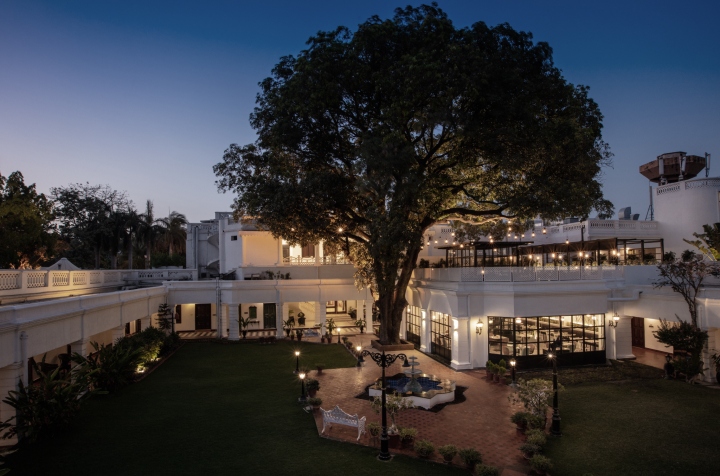 印度 Bhopal 的"Under the Mango Tree"餐厅 | 传统与现代的和谐交融-15