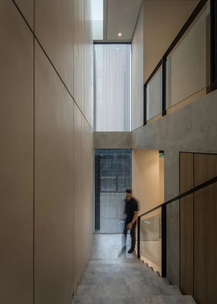 印尼 CJ House | 紧凑现代绿色住宅-15