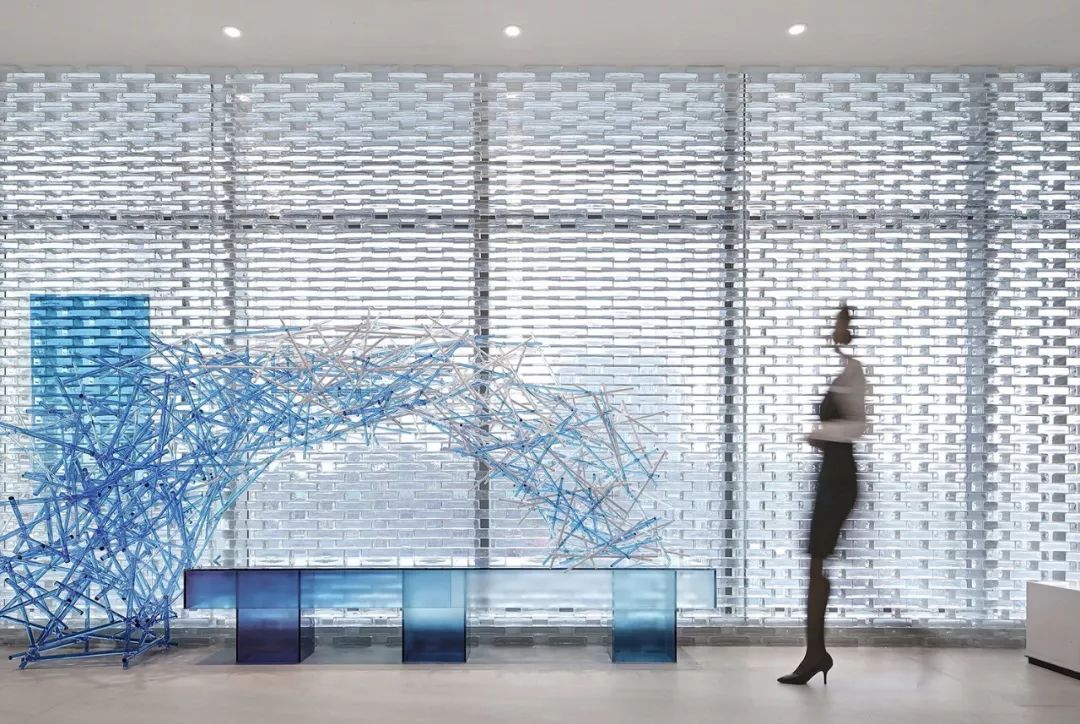 融创·云玺湾体验中心 | 水波荡漾的沉浸式空间设计-7