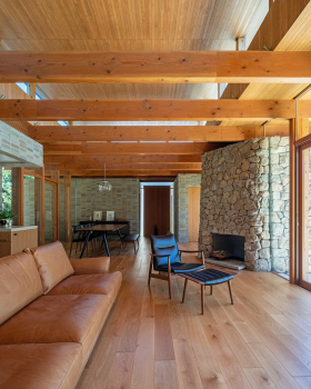 House at the Urban-Nature Threshold / Teitakusubako + Yusuke Igarashi Architects