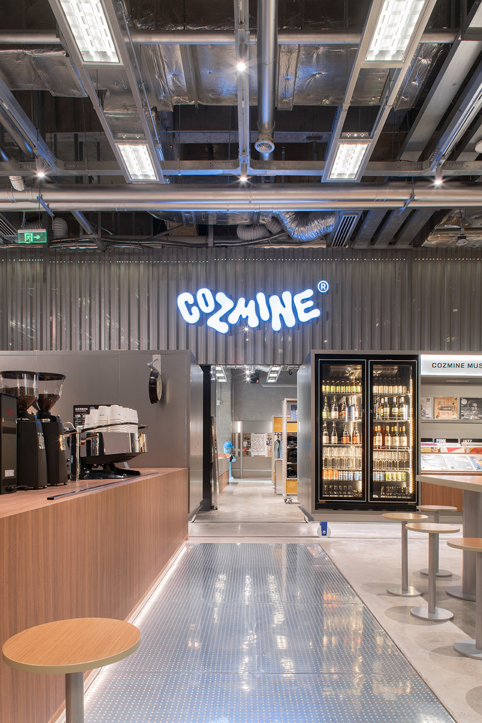 武汉 COZMINE 2·0 潮牌集合店丨中国武汉丨武汉外物文化设计有限公司-21