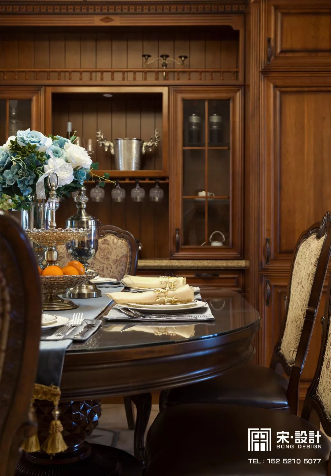 卡梅尔湖畔的复古美式别墅设计-12