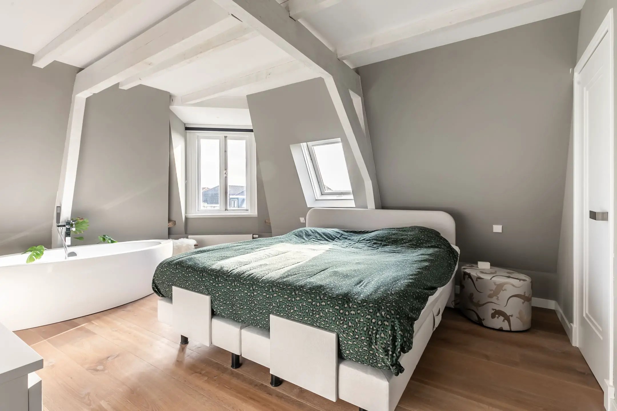 荷兰 Haarlem 运河公寓 | 古典与现代的完美融合-17