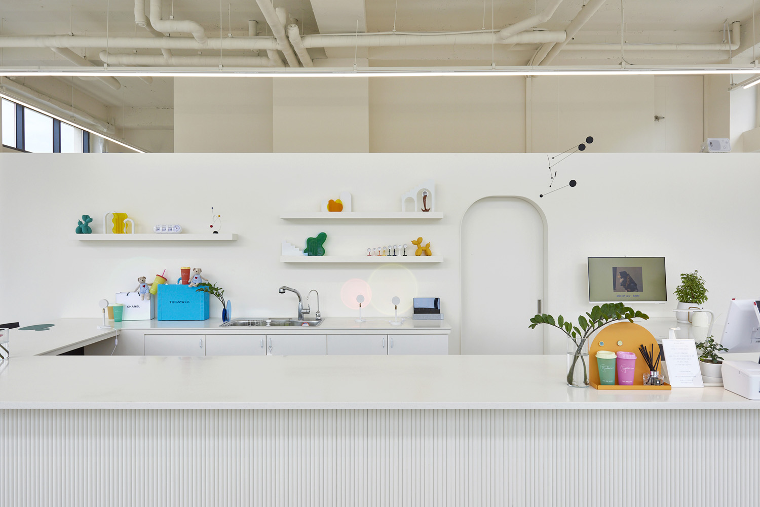 极简 38 平咖啡馆，展现空间魅力-9