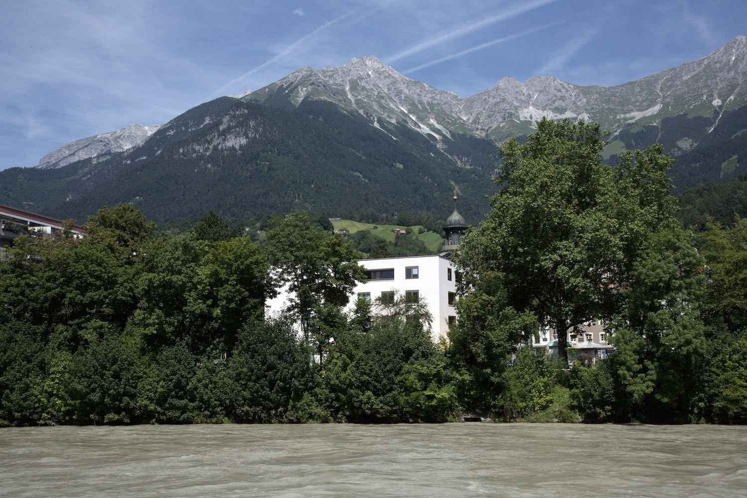 奥地利 Innsbruck 教堂酒店的多功能住宅设计-0