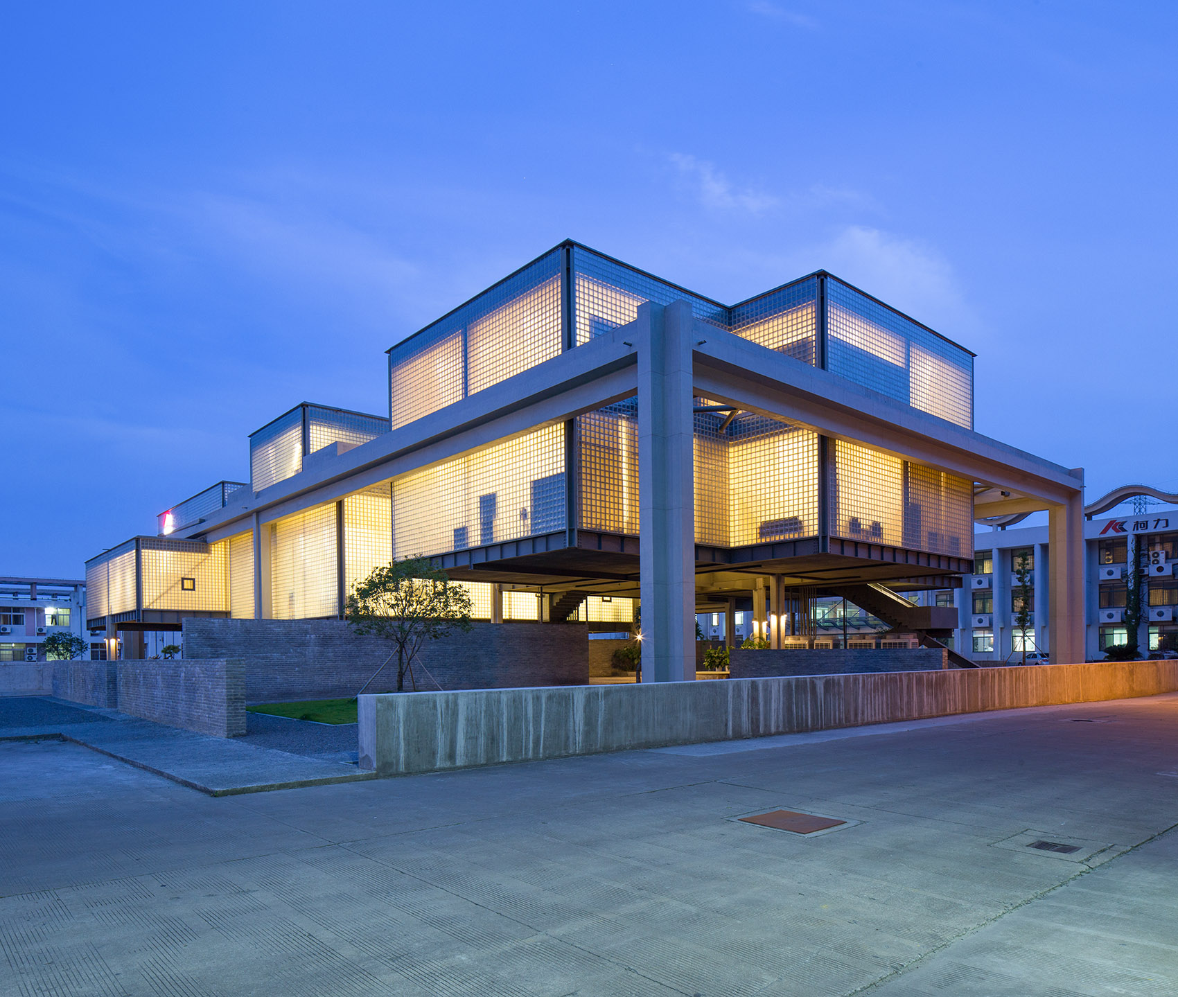 宁波柯力博物馆－混凝土框架与玻璃盒交响曲-28