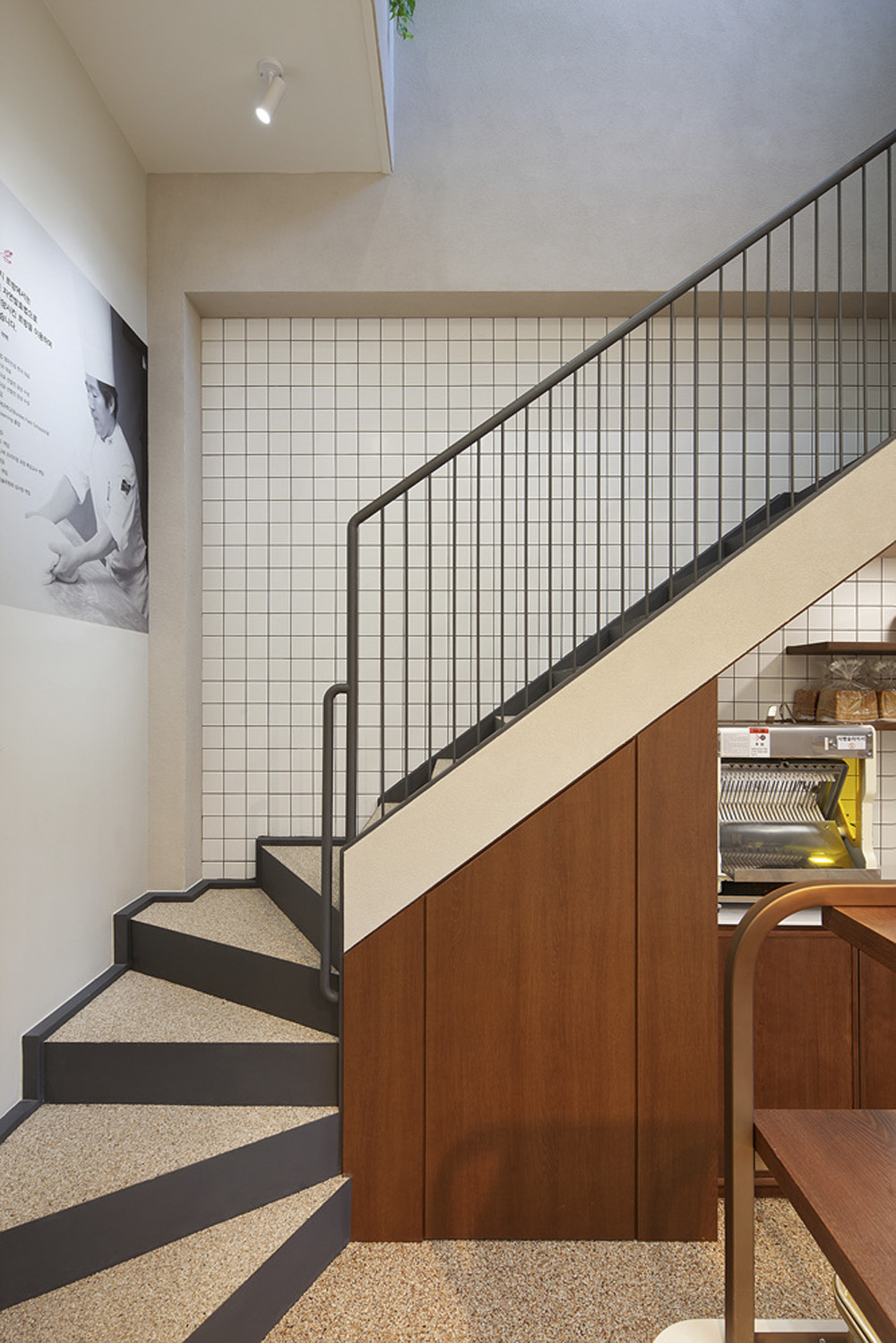 白色与木质的优雅结合 | 57 平米现代简约贝壳装饰设计-21