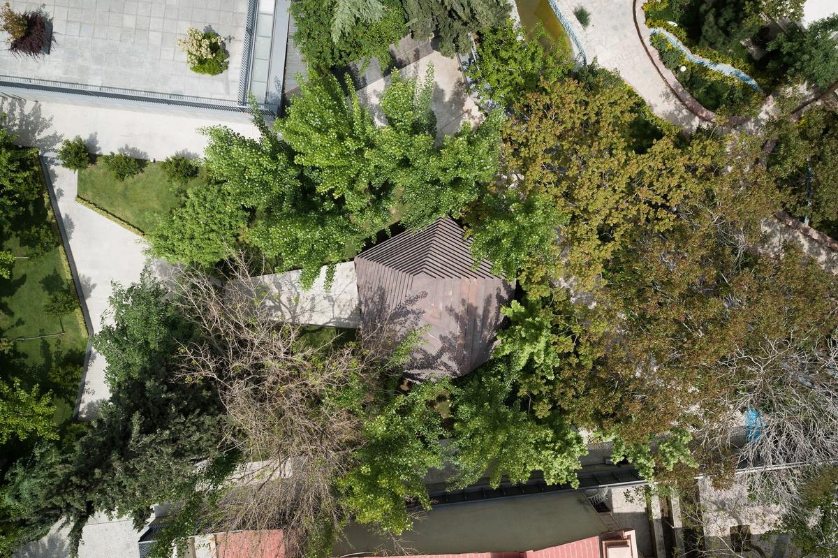 融入古老元素,片状“鱼鳞”架起的无柱天篷丨伊朗丨Olgooco-22