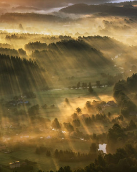 Laser show in Rudawy Janowickie