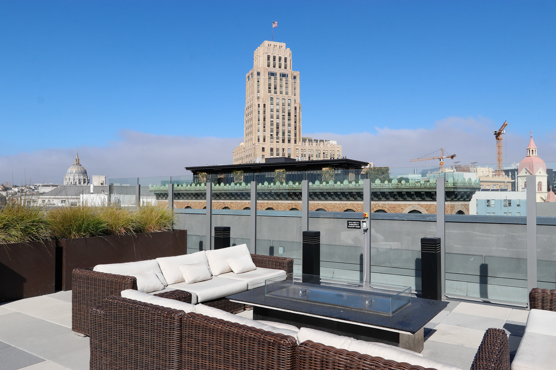 Market St, SF. 94103. AEB 5 Brackets-62