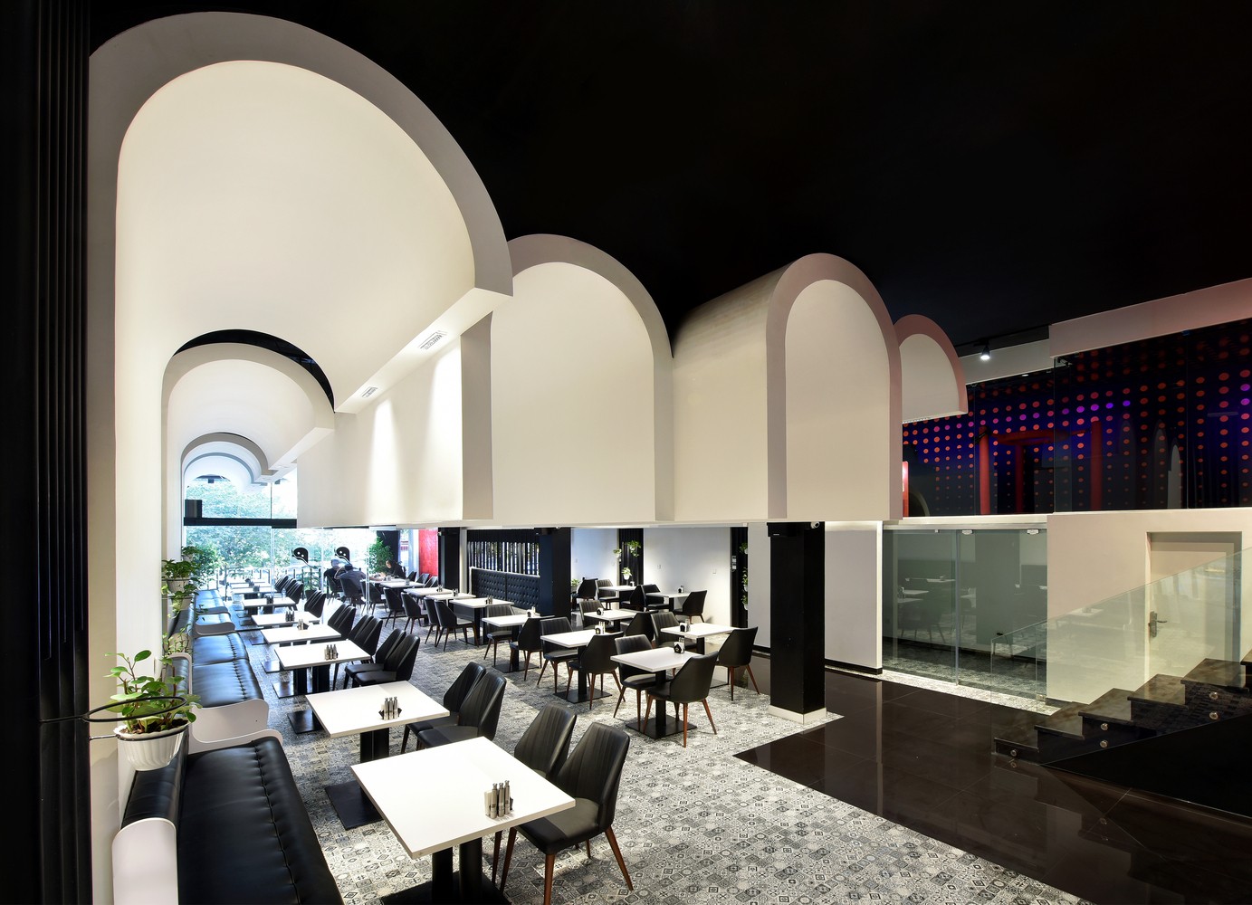 伊朗·Lomenz咖啡简餐店设计-10