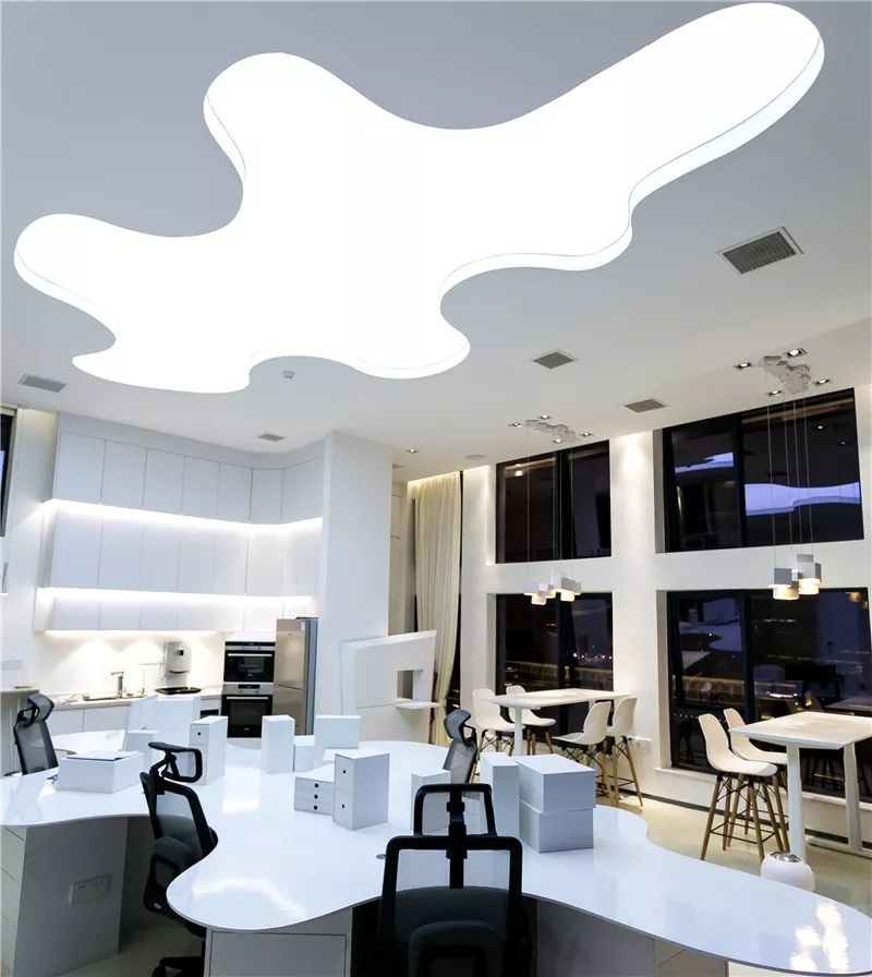 白色敬畏,现代办公空间的艺术探索-26