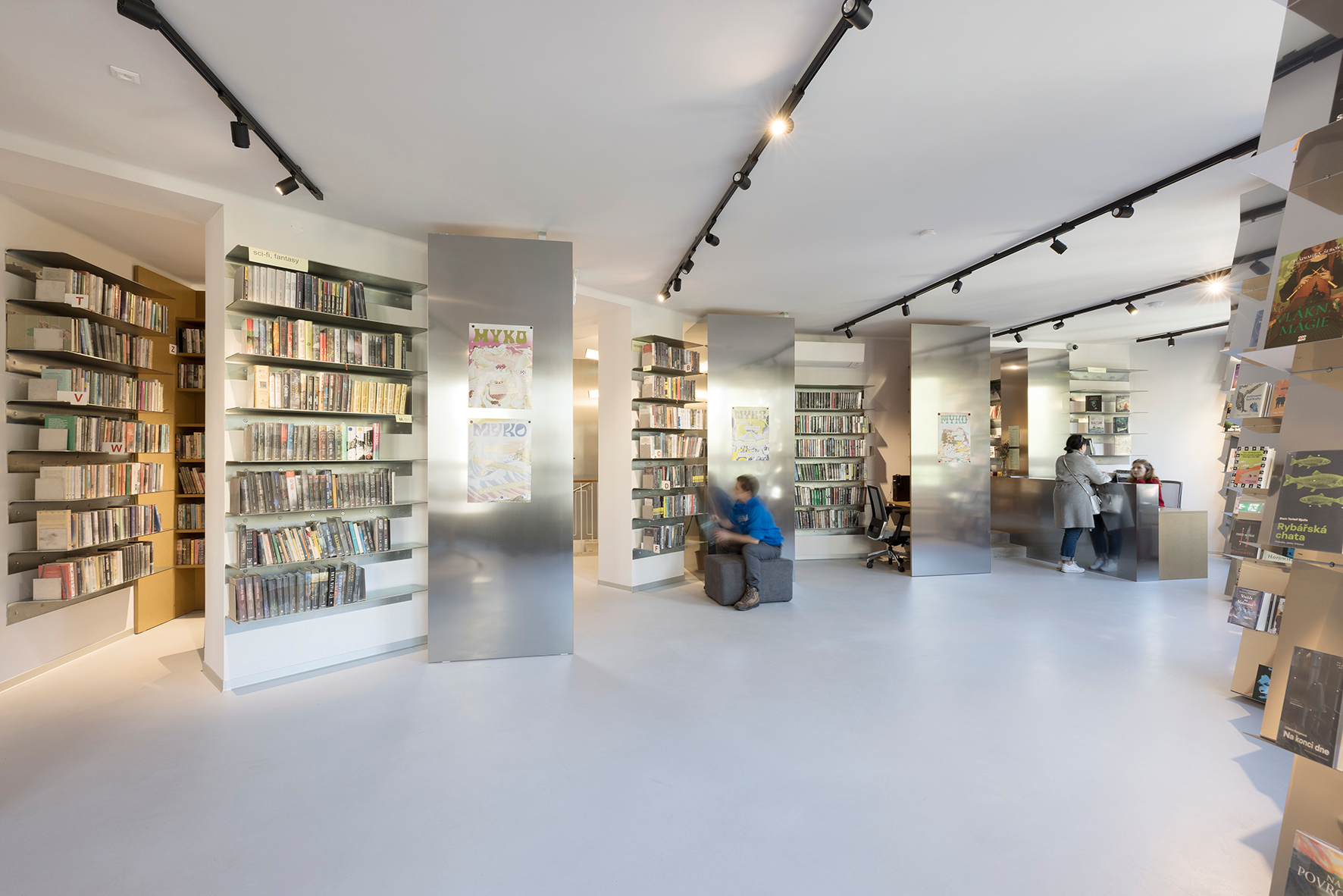 旧市政厅改造为社区图书馆丨斯洛伐克布拉迪斯拉发-29