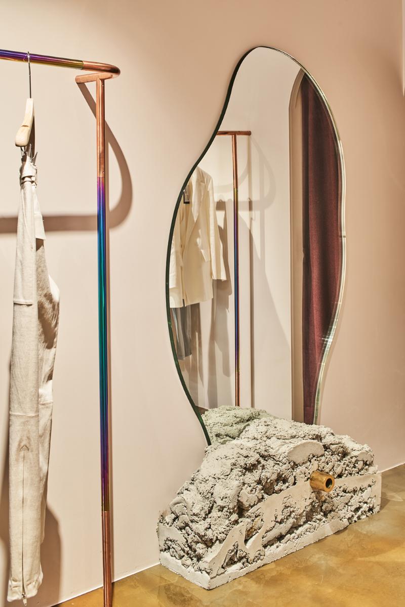 感性空间重塑，103 平米咖啡服饰店室内设计展示-13