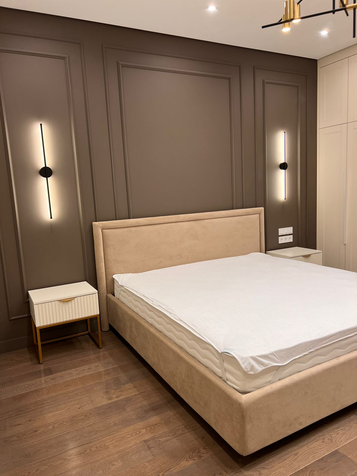 Реализованный дом 150 м2 в Подмосковье. Дизайн-проект интерьера + комплектация материалами, мебелью, светом и другими элементами-3