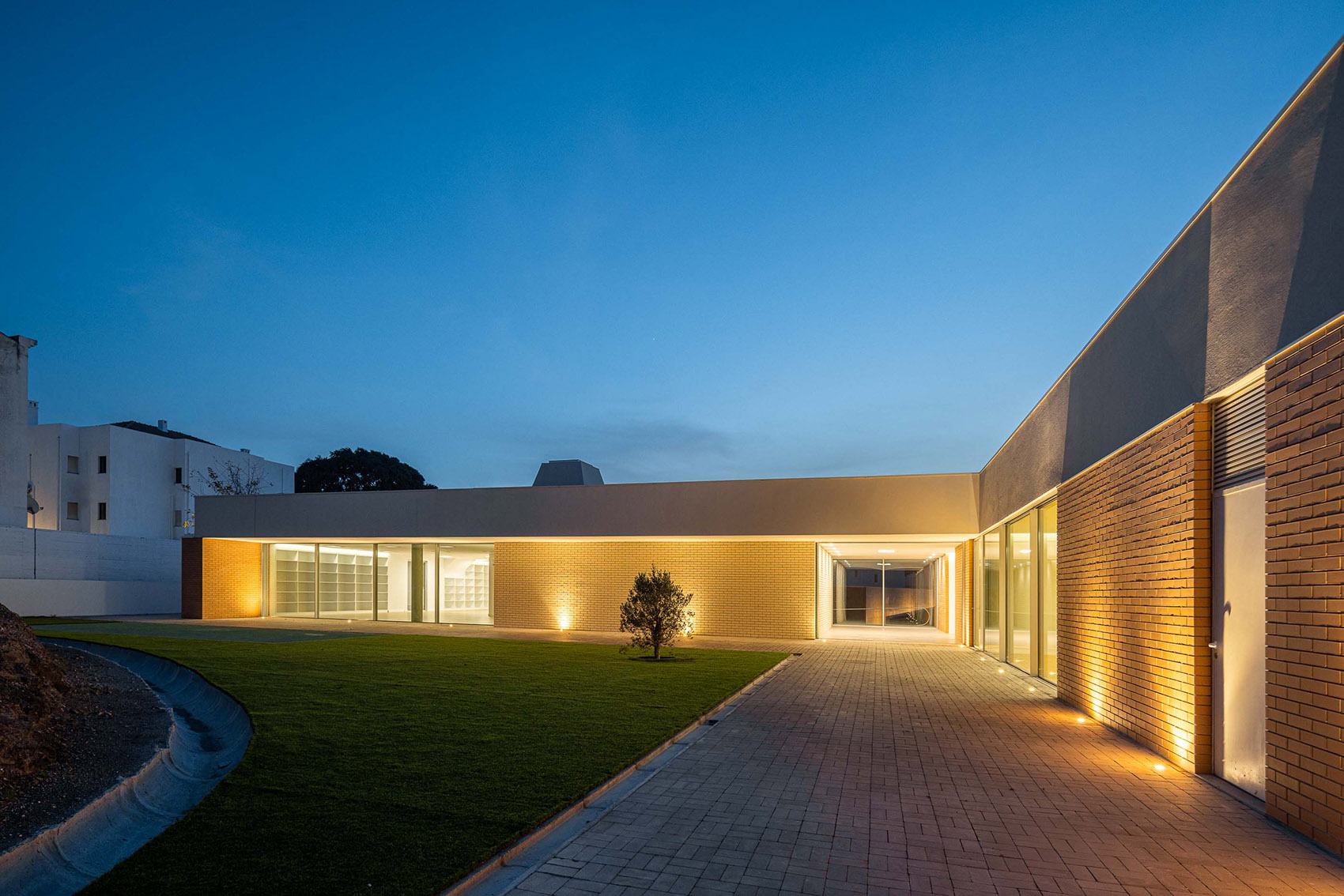 奥德米拉脑瘫患者康复中心丨葡萄牙丨奥德米拉市议会市政工程处-53