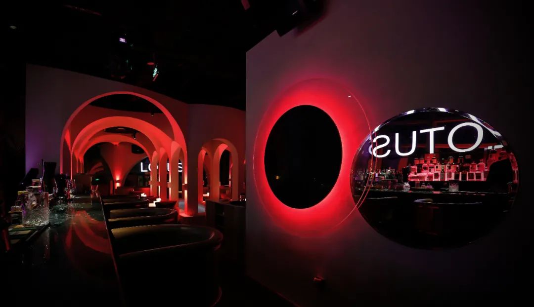 圣洁的韵律｜隐秘绽放的水边酒吧-7