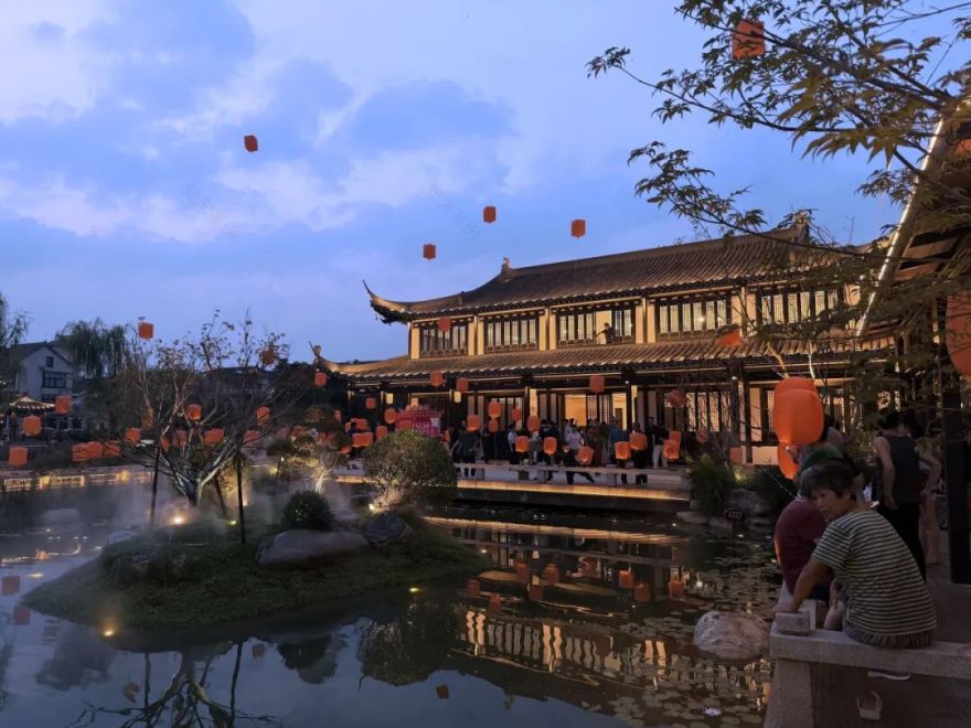 国庆去哪儿|上海光影节入驻新场古镇-14