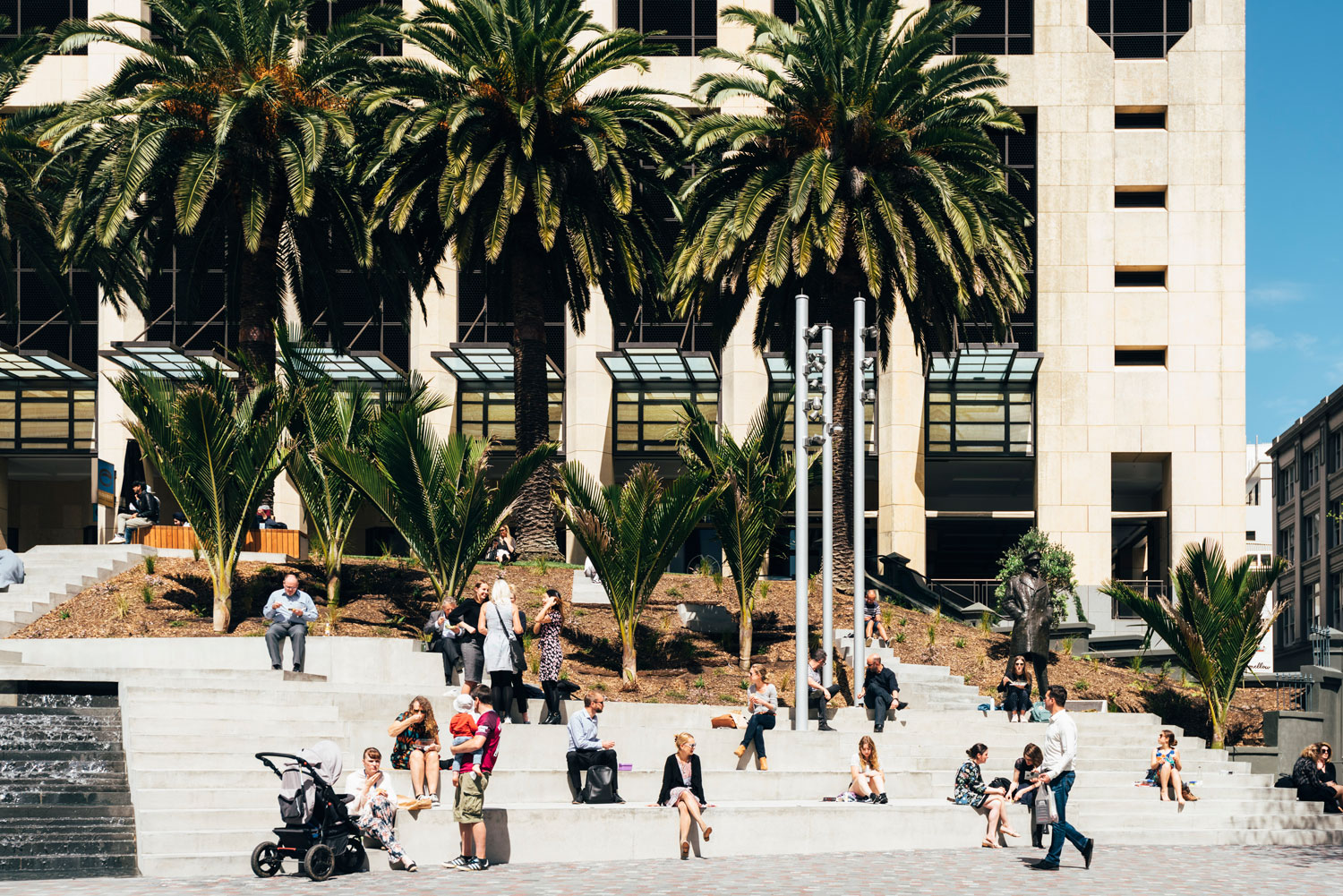 新西兰奥克兰市中心的公共艺术绿洲——Freyberg Place-5