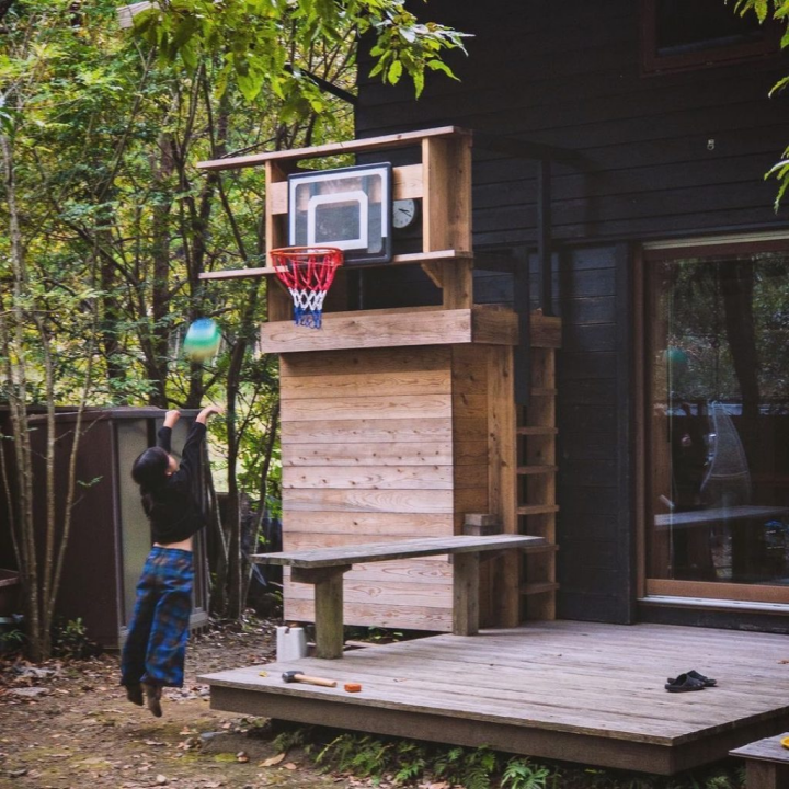三胎家庭住进深山10年，人均6㎡卧室，却坐拥整片山林-112