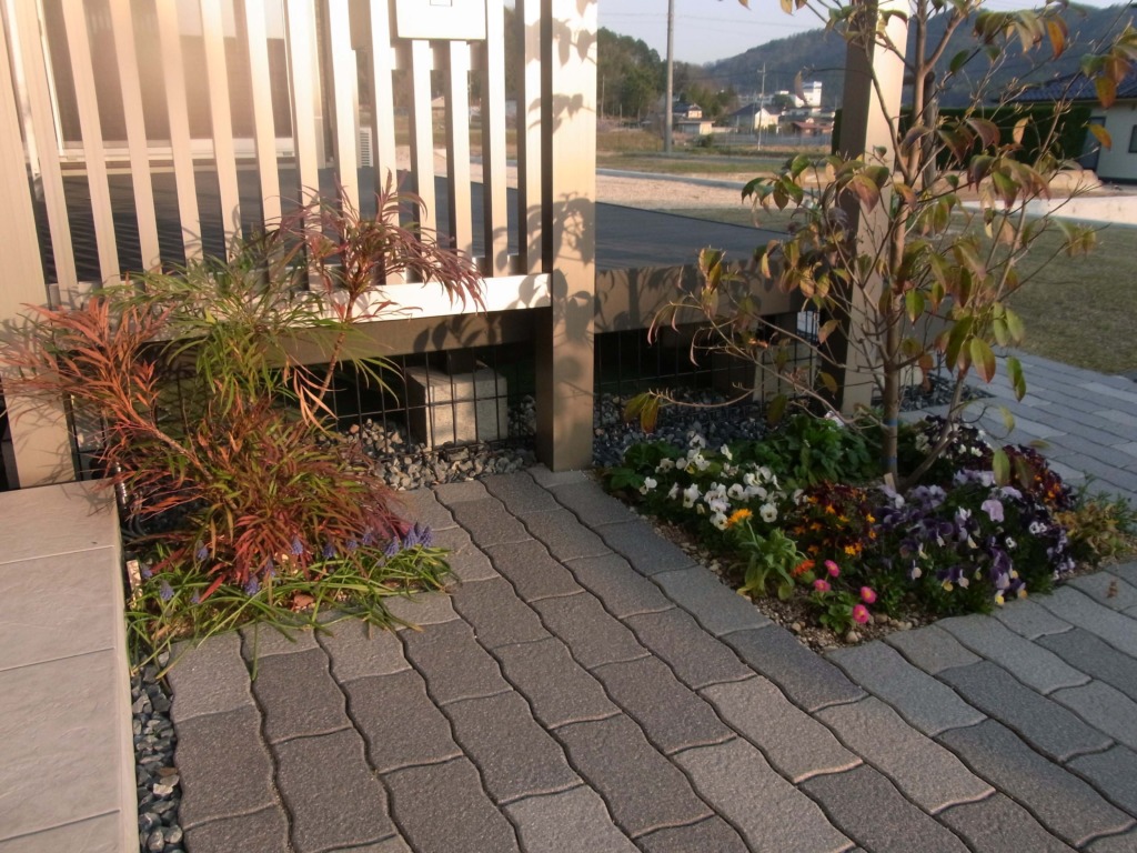 平屋建て和風モダン住宅の新築外構-53