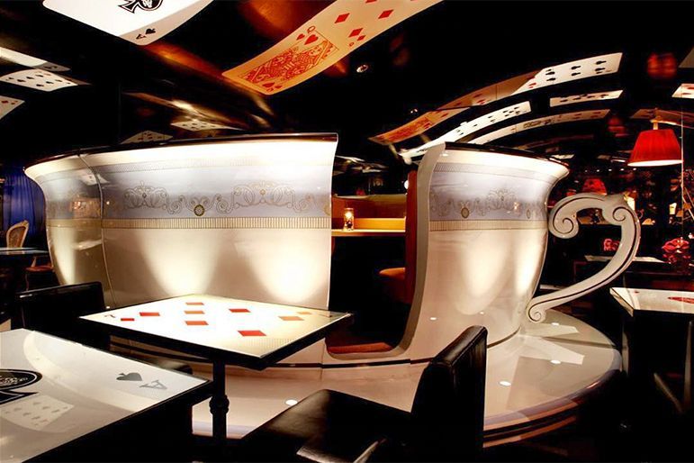 Тематические рестораны Алиса в стране чудес - 40 фото интерьеров-12