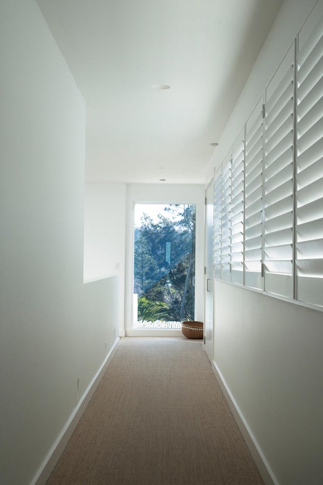 A simple white palette and natural textures contribute to a relaxed beach house vibe   CAANdesign  Architecture and home design blog-15